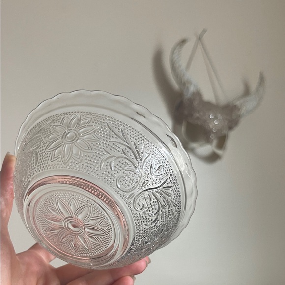 Vintage Clear Glass Decorative Bowl - Picture 1 of 10